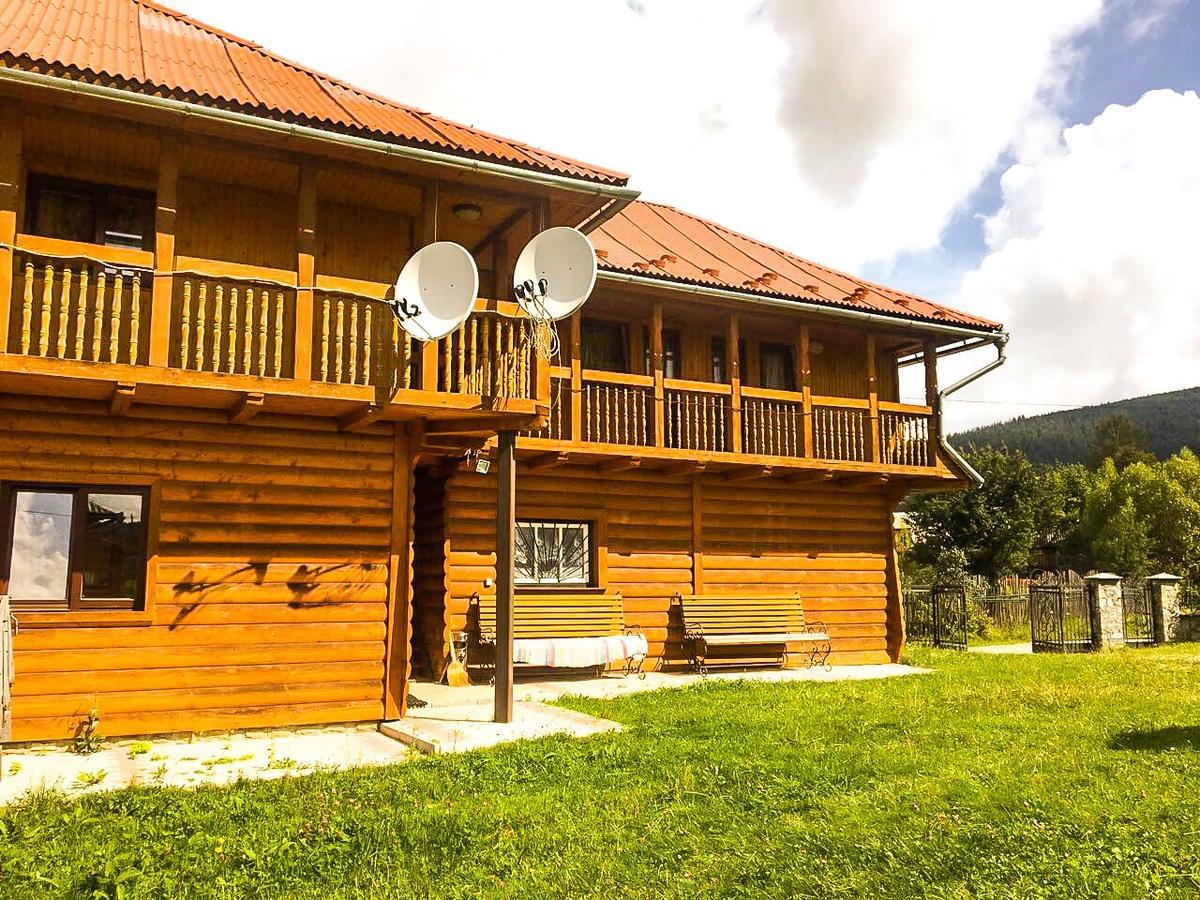 U Yaremyna Villa Mykulytjyn Exteriör bild